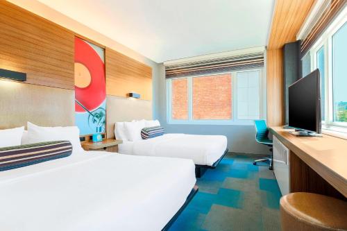 Aloft, Guest room, 2 Queen