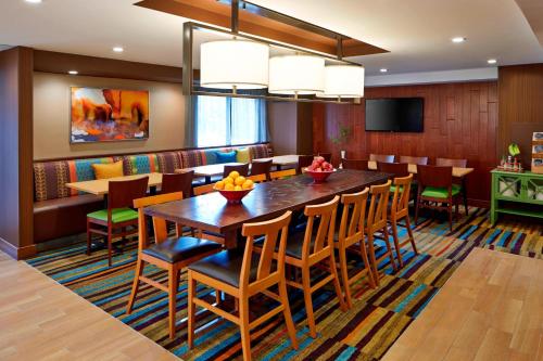 Fairfield Inn & Suites by Marriott Rochester East