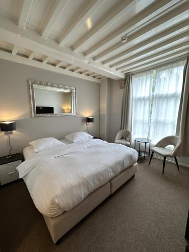 Hotel Grand Canal - image 4