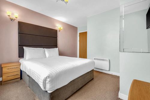 Roomzzz Leeds Headingley - image 11