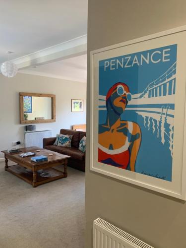 Gwel Lowarth Central Penzance - lovely one bedroom apartment. 4