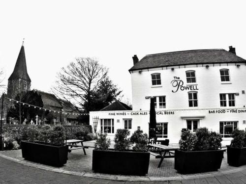 The Powell Hotel de charme Express by Holiday Inn Kent International Airport