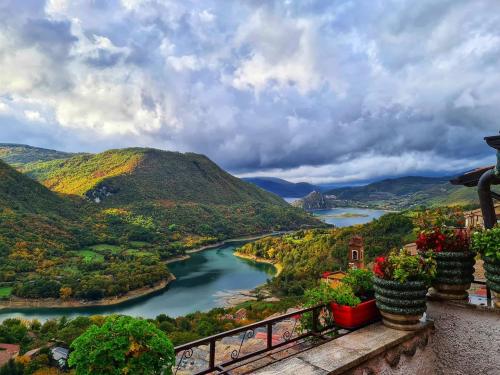 景觀, La Casa Sul Fiordo Lago del Turano in 希維塔卡斯特拉納