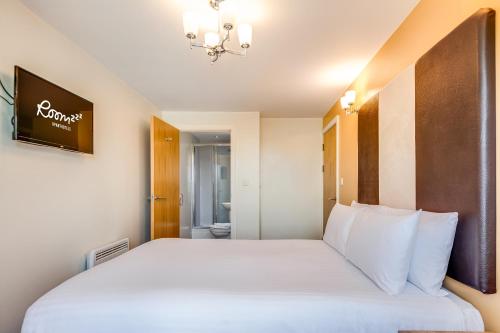 Roomzzz Leeds Headingley - image 9