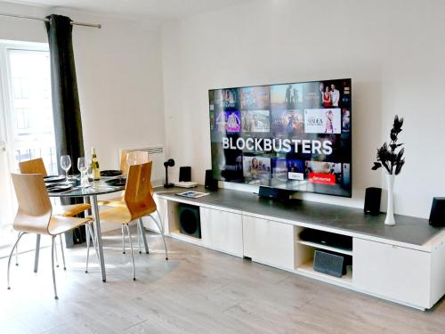 Pass the Keys OpenPlan Stylish Flat - 10mins to Man Oxford Rd, Manchester (photo 4)
