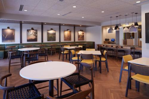 Fairfield by Marriott Inn & Suites Palmdale West - 식음료(F&B)