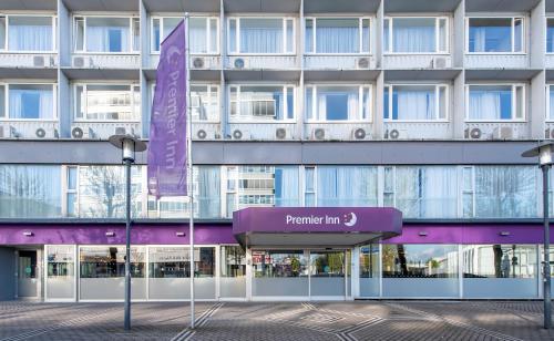 Premier Inn Saarbrücken City Centre - Hotel - Saarbrücken