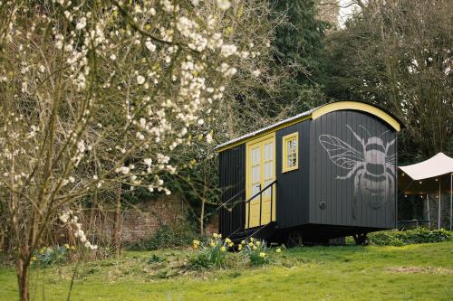 Beekeeper's Hut - Hawarden Estate