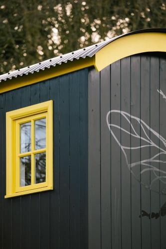 Beekeeper's Hut - Hawarden Estate