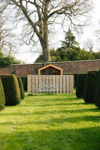 Beekeeper's Hut - Hawarden Estate