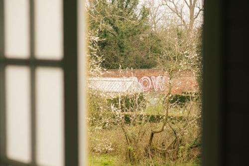 Beekeeper's Hut - Hawarden Estate