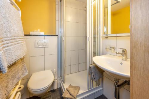 Aktiv Hotel & Spa Hannigalp Room Type - Comfort Triple Room Aktiv Hotel & Spa Hannigalp Room Type - Comfort Triple Room
