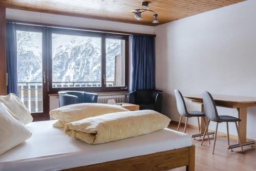room detail thumbnail 0