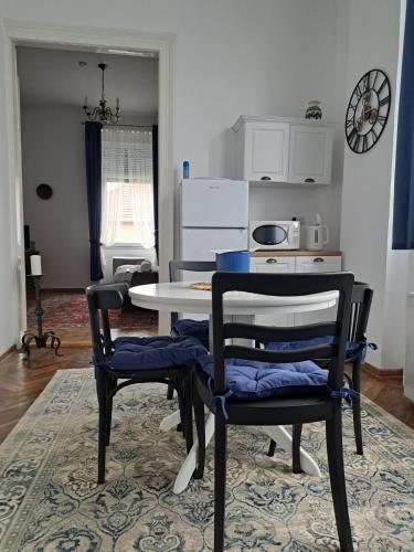 Weisz Apartment - Free Private Parking,Wifi