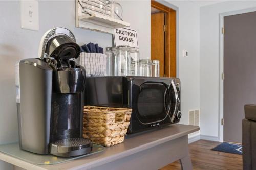 Goose's Gander Suite - image 8