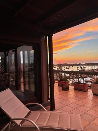 Attico con terrazza sul porticciolo turistico di Vibo Marina