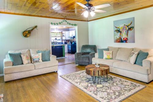 Great Smoky Mountains Retreat with Fire Pit and Views! in Sevierville, USA