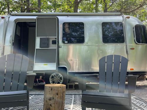 Loblolly Pines Adventure 2016 Airstream 22ft Bambi in Eureka Springs, USA