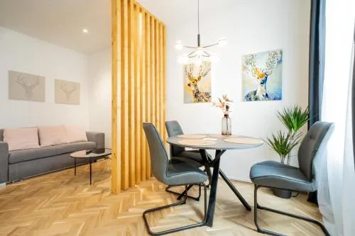 Comfortable, Balcony Apartment - Quick Access to Vienna's Old Centre in Wien, Österreich