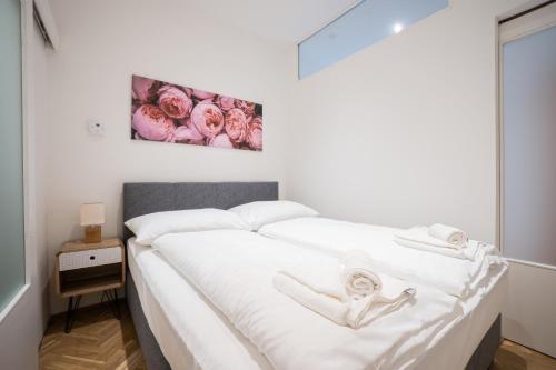 Comfortable, Balcony Apartment - Quick Access to Vienna's Old Centre