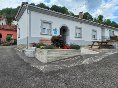  CASA AMABLE in La Roza