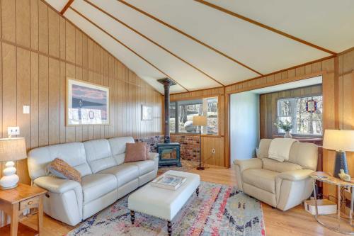 Mountaintop Mars Hill Cabin with Wraparound Deck! in Swiss, USA