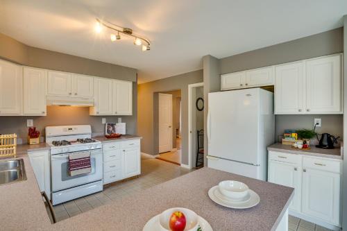 Dog-Friendly Freeville Home about 8 Mi Cayuga Lake! in Freeville, USA