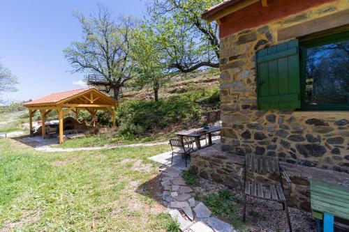 Hani Kastania - Chania retreat for families and groups for holidays and workshops in Mousoures