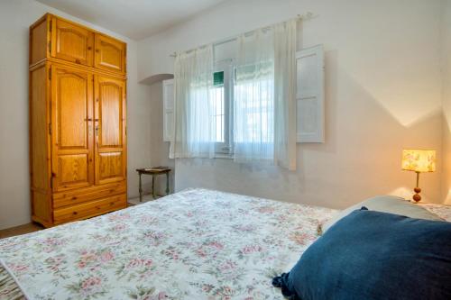 Five-Bedroom House image 9