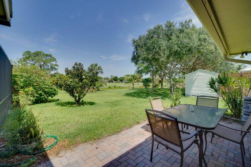 Lakewood Park Retreat on Fairway - 4 Mi to Beach! in Lakewood Park, USA