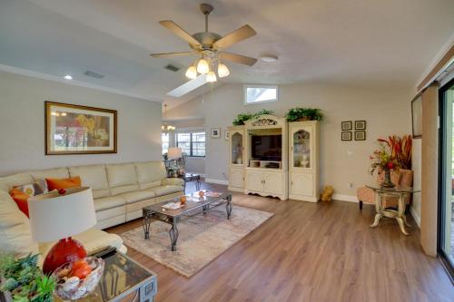 Lakewood Park Retreat on Fairway - 4 Mi to Beach! in Lakewood Park (FL)