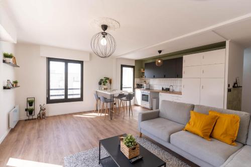 . ABONDANCE - Logement urbain, lumineux et design pour 4 pers