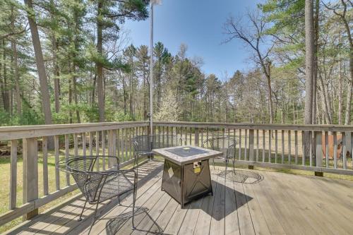 Roscommon Cottage in Huron National Forest!