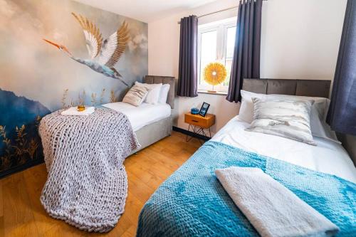 Luxury Detached House with Free Parking, Fast Wifi and Smart TV with Netflix by Yoko Property, Coventry