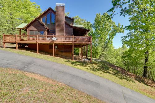 Peaceful Mineral Bluff Vacation Rental with Hot Tub in Mineral Bluff, Vereinigte Staaten von Amerika