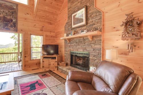 Peaceful Mineral Bluff Vacation Rental with Hot Tub in Mineral Bluff, USA