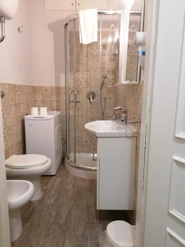 One-Bedroom Apartment image 1