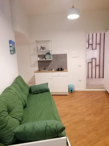 1 queen bed, 1 sofa bed