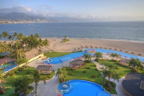 Ocean front Grand Venetian corner condo in Puerto Vallarta, Mexico