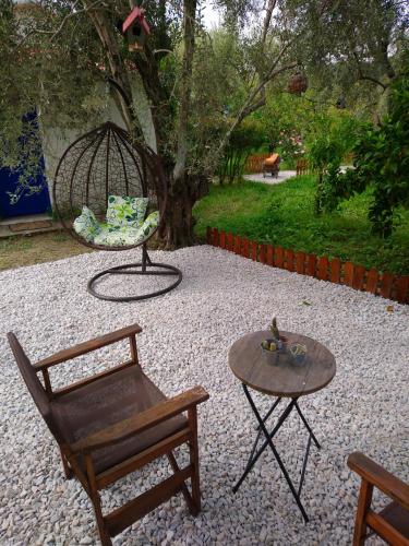 Sol's Place in Kedro (Lesvos)