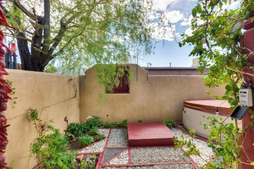 Adobe Escape with Views - Near Taos Ski Valley! - image 8