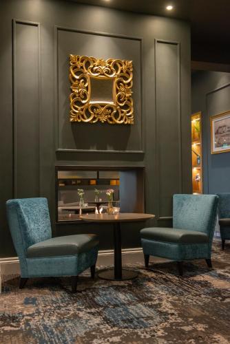 Clifton Arms Hotel - image 3