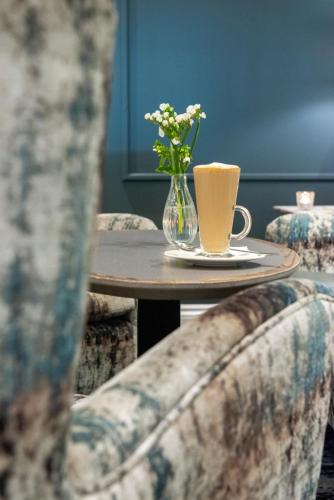 Clifton Arms Hotel - image 8