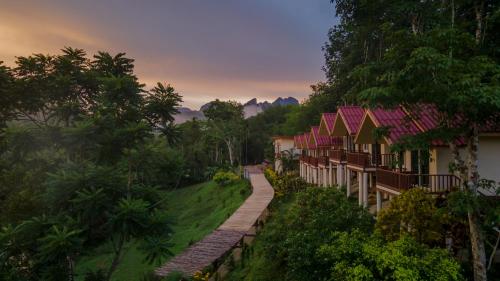 Garden, Khao Sok River Home Resort in Phanom