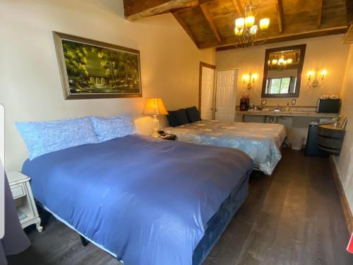 2 double beds