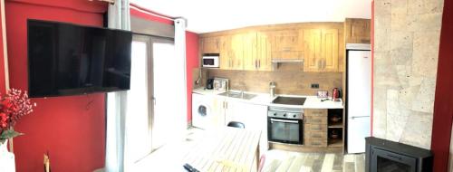 Apartamentos DELUXE Con Jacuzzi o Chimenea LOVE FOR TWO in Collado Mediano