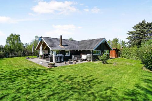  Beautiful Holiday Home In North Zealand, Pension in Tikøb bei Kvistgård