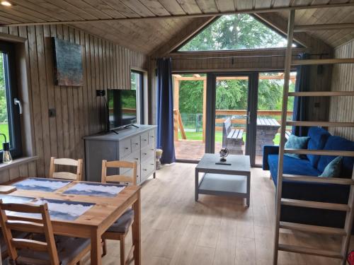 Domki nad jeziorem Bystrzyna in 波烏琴-茲德魯伊