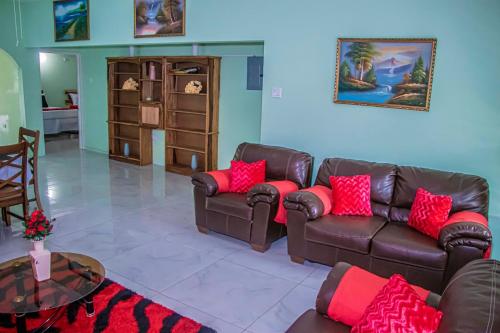 The Hamilton's Nature Villa in Saint Ann's Bay