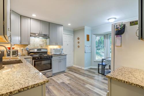 Dog-Friendly Fayetteville Home with Fenced Yard! in Fayetteville (GA)